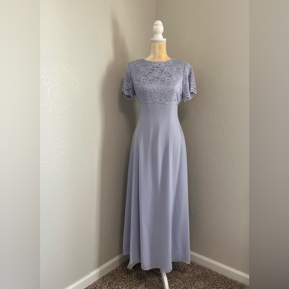 Lanz of Salzburg Elegant Lavender Lace Maxi Dress
